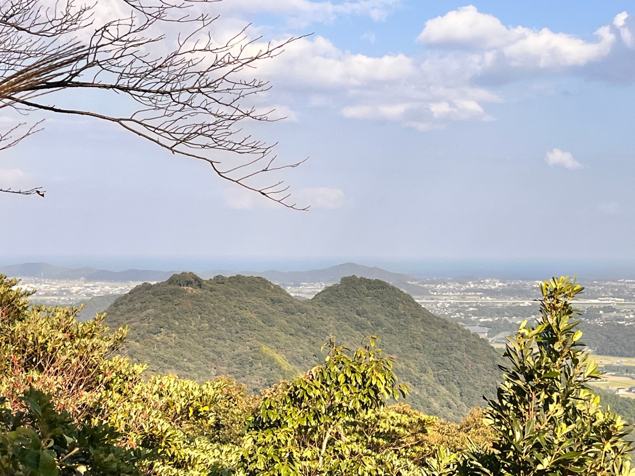 ホトギ山山頂から望む馬ヶ岳